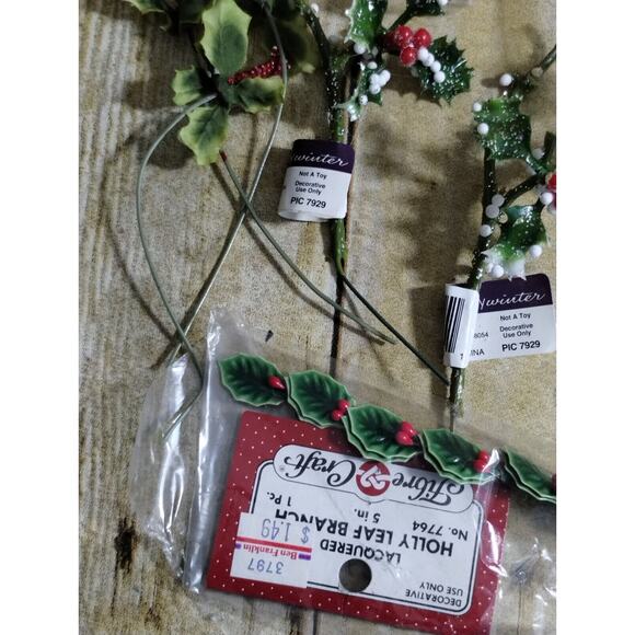 Floral Christmas Picks Red Berries With Snow 25 Assorted Styles - Picture 5 of 5